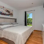 Lovely In With Sauna Imotski