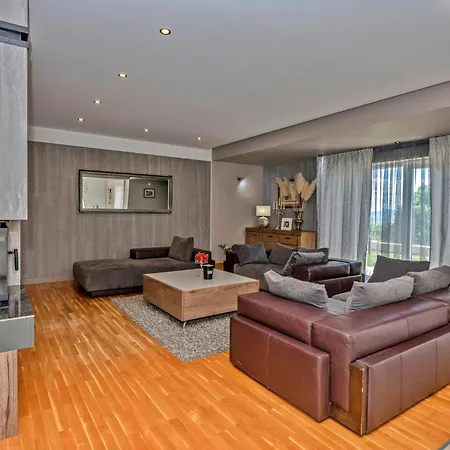 בית נופש Stunning In With Sauna *