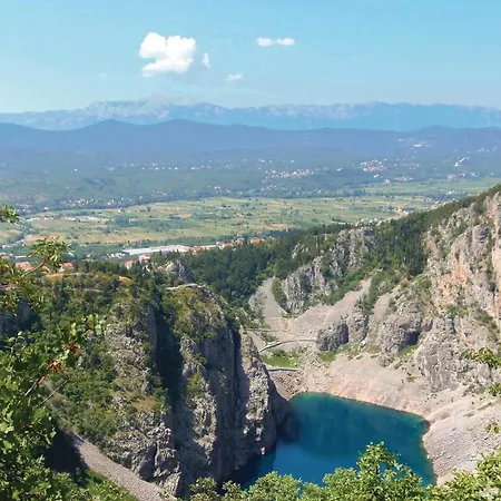 Lovely In With Sauna 伊莫茨基