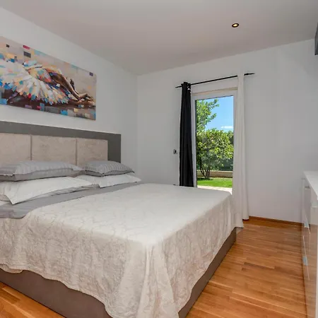 Lovely In With Sauna 伊莫茨基