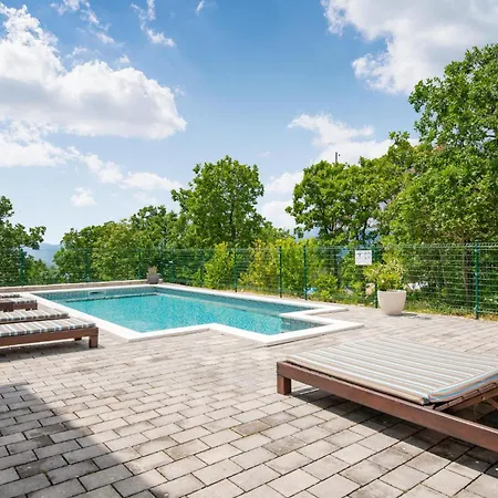 度假居 Lovely In With Sauna